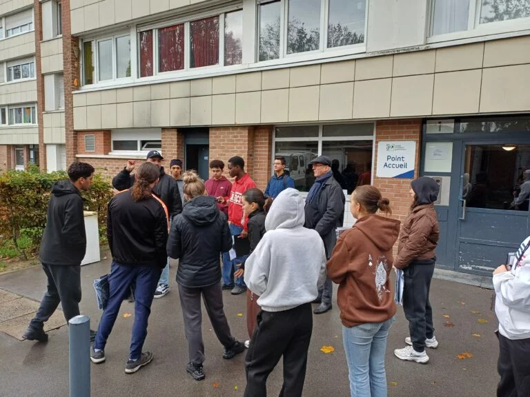 Les jeunes s’engagent pendant les vacances