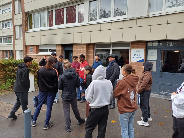 Les jeunes s’engagent pendant les vacances